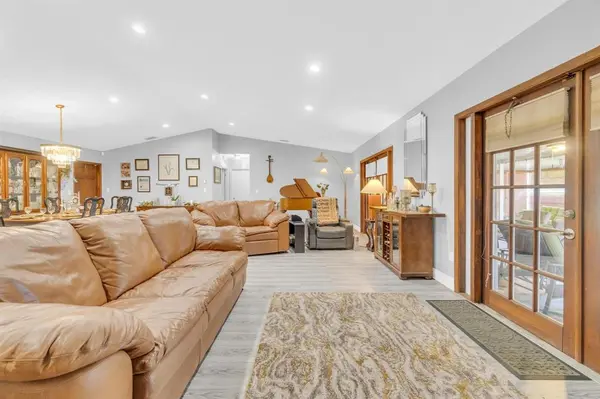 Palmetto Bay, FL 33157,18201 SW 87th Ave