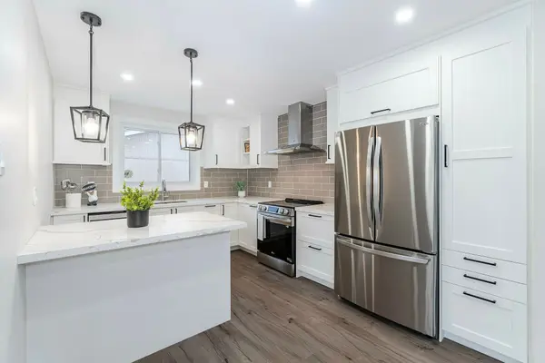 Barrie, ON L4N 4X6,453 Leacock DR