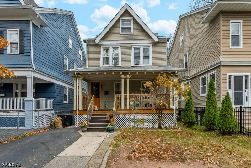 East Orange City, NJ 07017,106 Burchard Ave