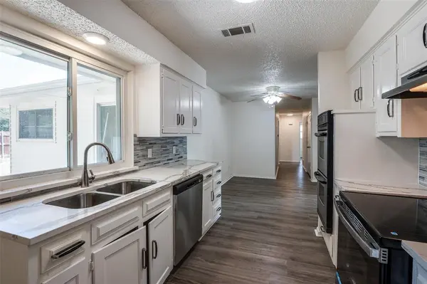 Carrollton, TX 75006,1902 Pat Ln