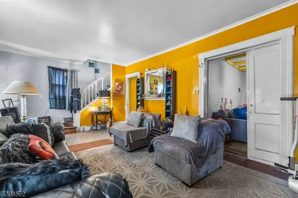 East Orange City, NJ 07017,106 Burchard Ave