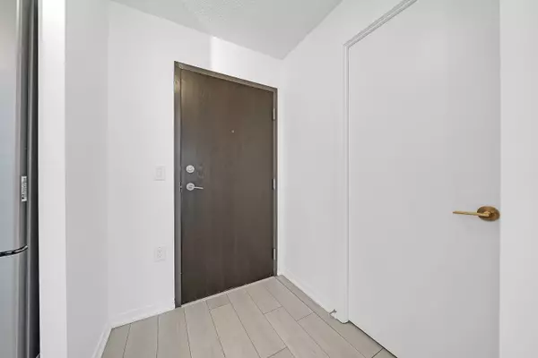 Toronto C01, ON M6J 0C7,36 Lisgar ST #1009