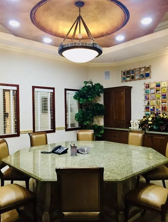 Coral Springs, FL 33067,5421 N University Dr #101