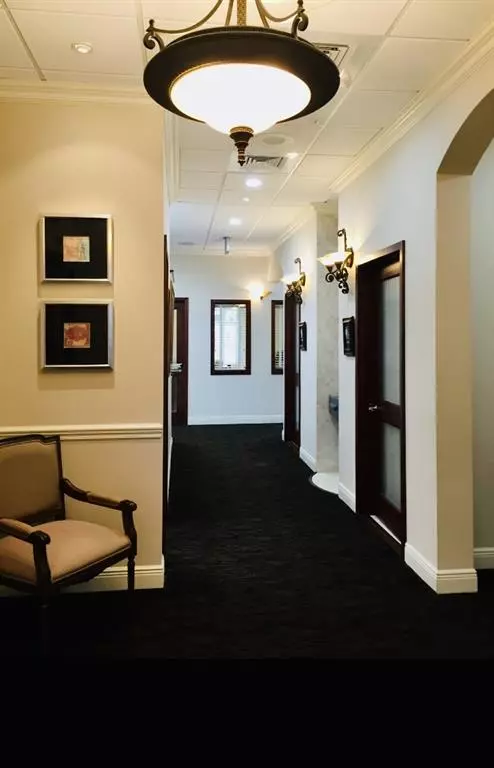 Coral Springs, FL 33067,5421 N University Dr #101