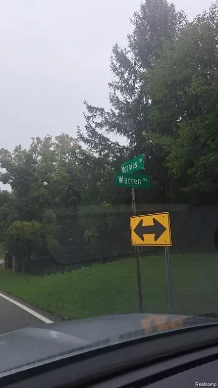 Ann Arbor, MI 48105,6480 WARREN RD