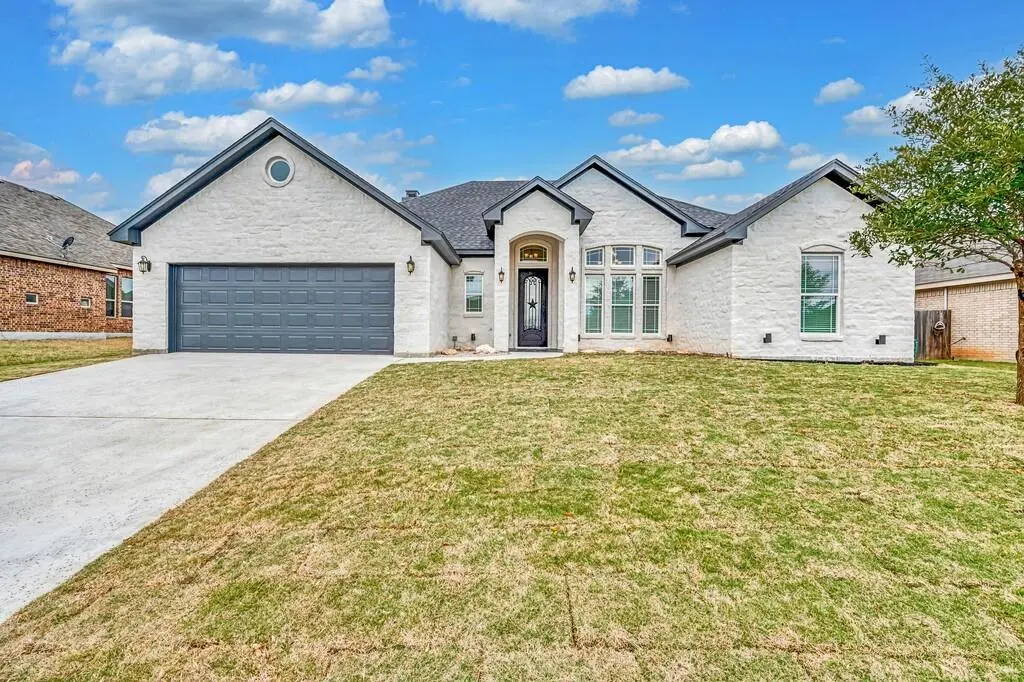 Mcgregor, TX 76657,505 S Navajo Trail