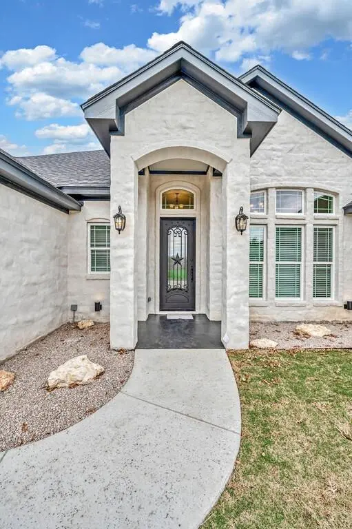 Mcgregor, TX 76657,505 S Navajo Trail