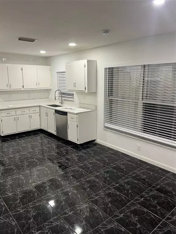 Sunrise, FL 33323,3157 nw 120 way