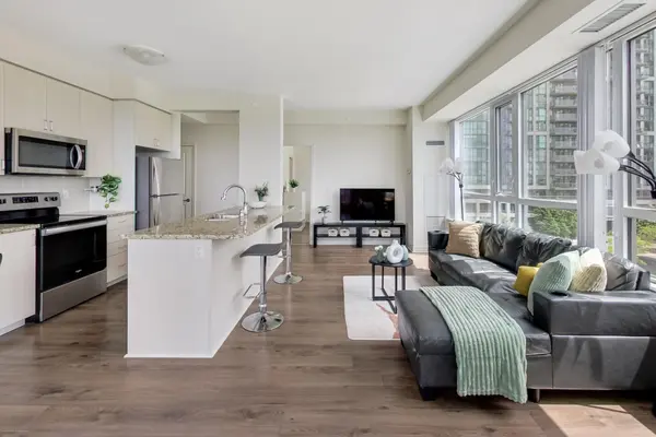 Mississauga, ON L5B 0G9,349 Rathburn RD W #515