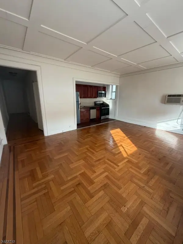 Bloomfield Twp., NJ 07003,165 Franklin St #201