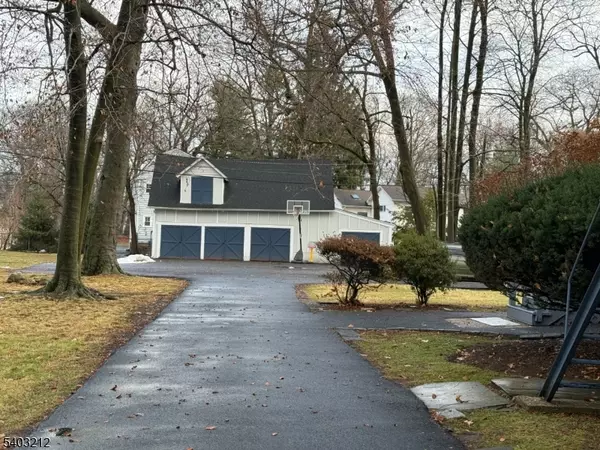 Montclair Twp., NJ 07042,163 Park St #3