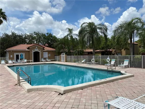 Weston, FL 33331,16045 EMERALD COVE RD #16045