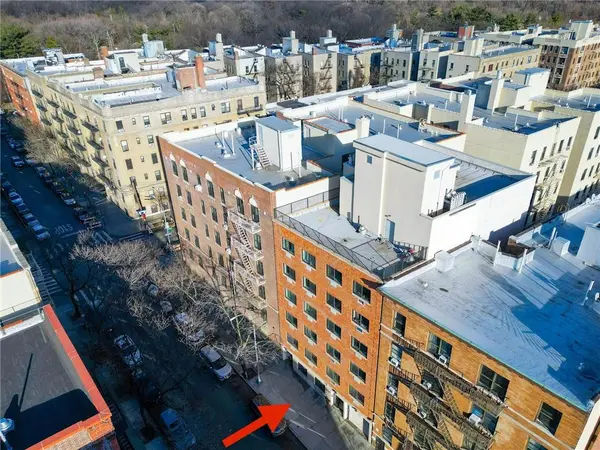 Bronx, NY 10460,2120 Daly AVE