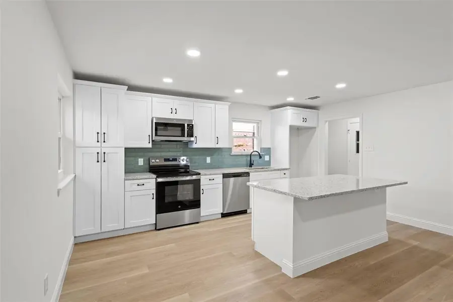 3858 Cartist Drive, Fort Worth, TX 76116