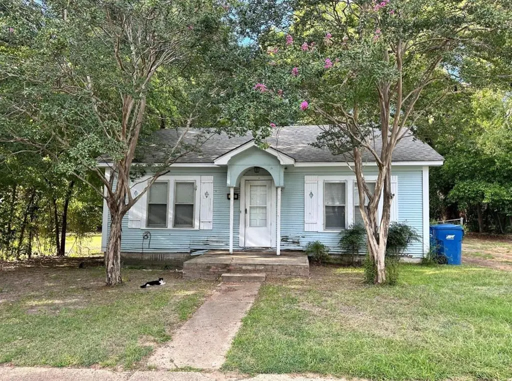 Troup, TX 75789,305 E Bradford Street