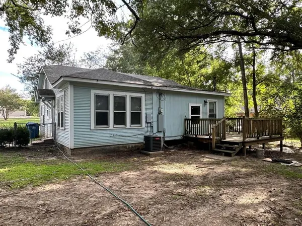 Troup, TX 75789,305 E Bradford Street