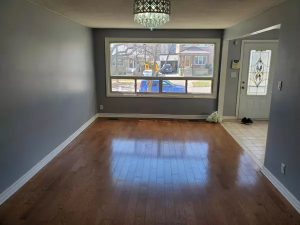 Toronto E09, ON M1P 3S6,25 Rushley DR