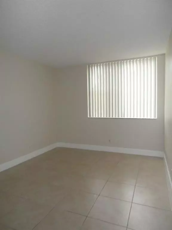 Plantation, FL 33324,10773 Cleary Blvd #110