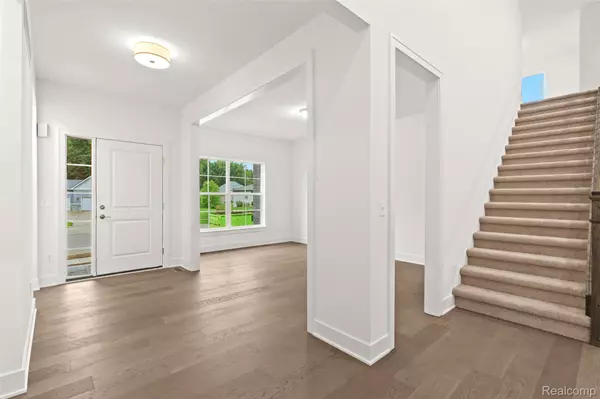 Ann Arbor, MI 48108,1487 ST JAMES BLVD