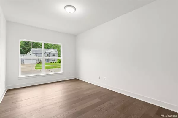 Ann Arbor, MI 48108,1487 ST JAMES BLVD