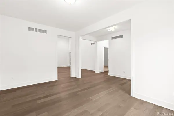 Ann Arbor, MI 48108,1487 ST JAMES BLVD