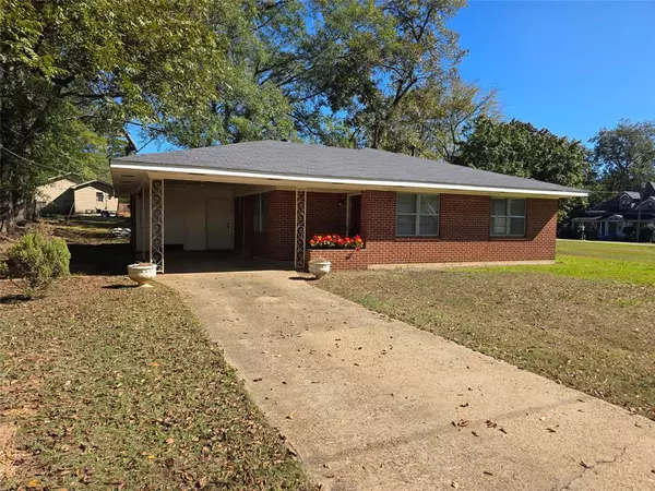 103 N Magnolia Street, Plain Dealing, LA 71064