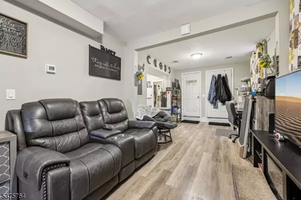 Garfield City, NJ 07026,363 Macarthur Ave