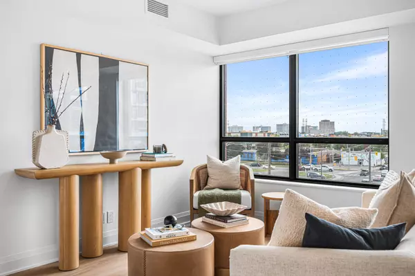 Toronto C11, ON M4G 0E1,36 Brentcliffe RD #317