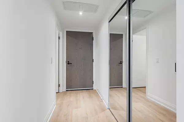 Toronto C11, ON M4G 0E1,36 Brentcliffe RD #1012