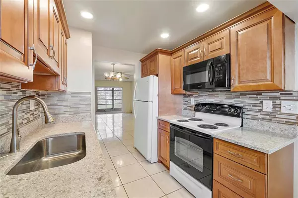 Tamarac, FL 33321,8205 NW 61st St #B305