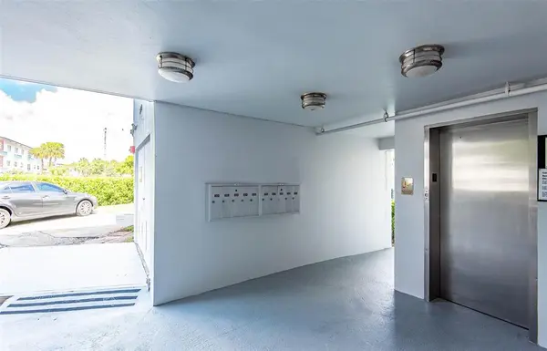 Pompano Beach, FL 33060,651 PINE DR #201