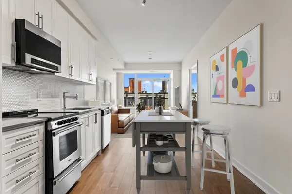 Hamilton, ON L8R 0A7,212 King William ST #619