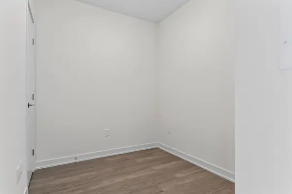 Hamilton, ON L8R 0A7,212 King William ST #619