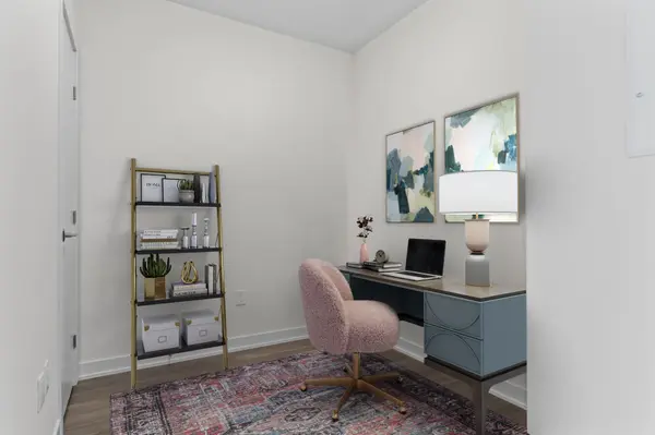 Hamilton, ON L8R 0A7,212 King William ST #619