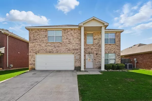 10748 Irish Glen Trail, Fort Worth, TX 76052