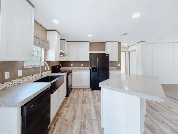 Dawson, TX 76639,103 N 7th Street W