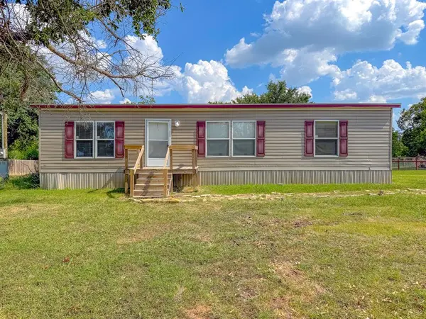 Dawson, TX 76639,103 N 7th Street W