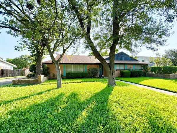 Woodway, TX 76712,833 Deer Ridge Drive