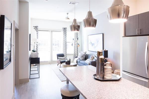 901 N Zang Boulevard #200, Dallas, TX 75208