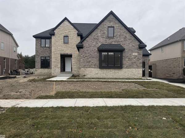 54679 White Pine LN, Shelby Twp, MI 48315
