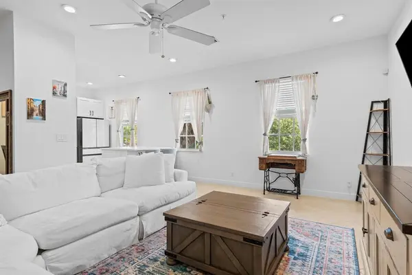 Davie, FL 33314,6951 Lakeside Circle N #216-2