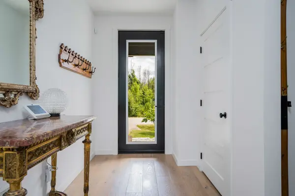 Collingwood, ON L9Y 0G7,49 Stanley ST