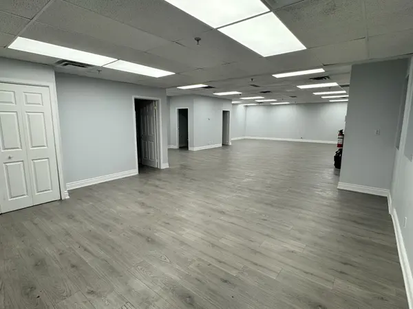 Mississauga, ON L5S 1M7,1935 Drew RD ##6&7