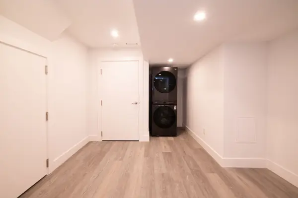 Oakville, ON L6M 0V8,296 Sixteen Mile DR #Basement