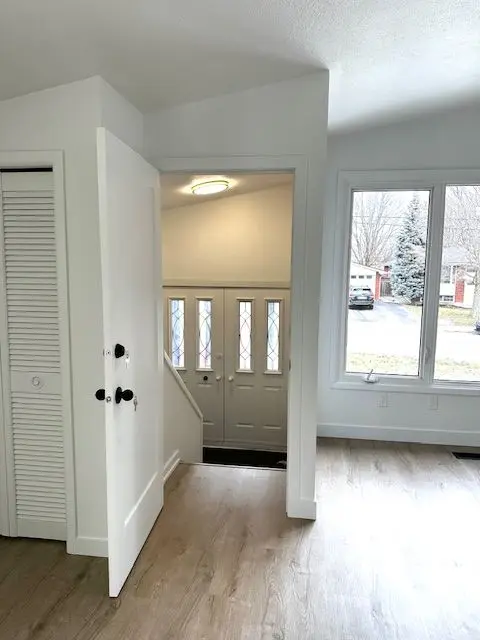 Hamilton, ON L9C 5M5,35 Karen CRES