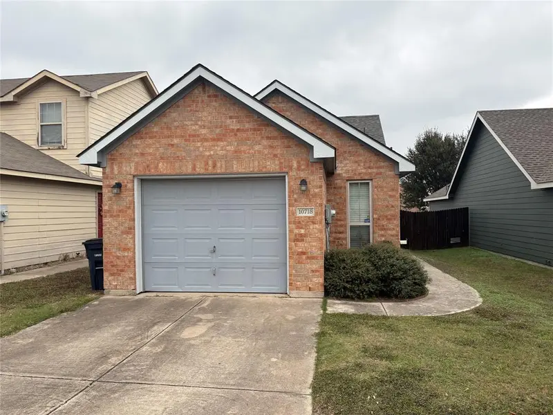 10718 Edgewest Terrace, Fort Worth, TX 76108