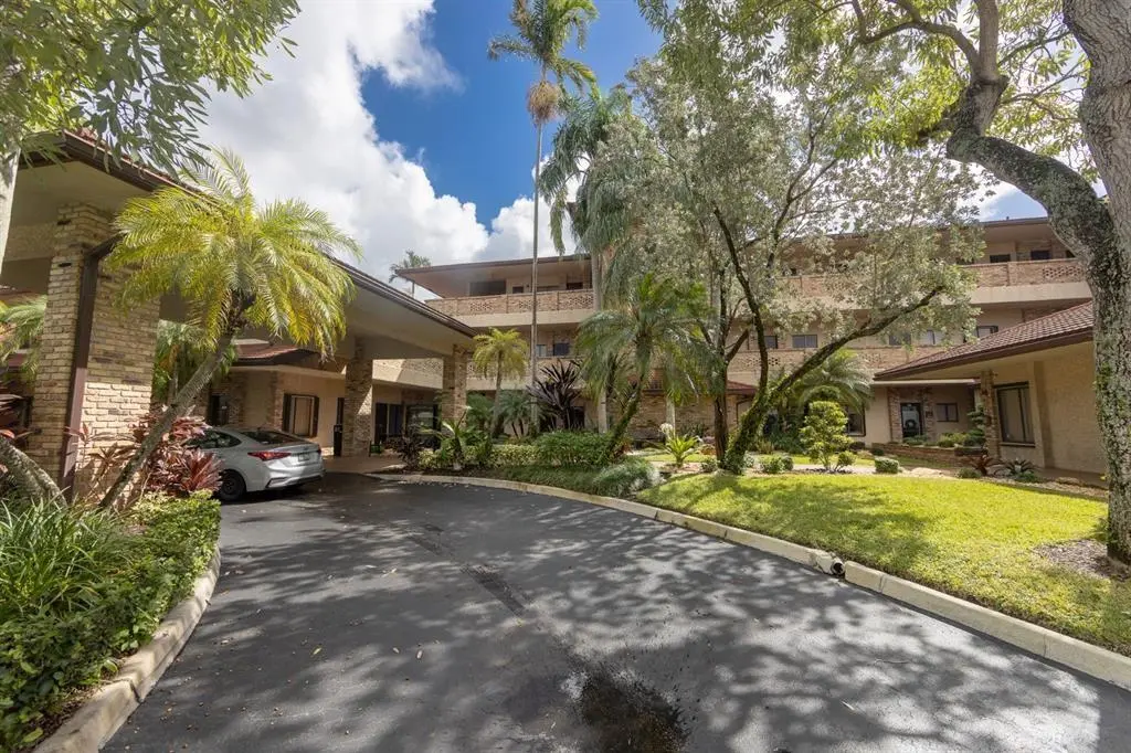 Plantation, FL 33317,300 NW 70th Ave #301