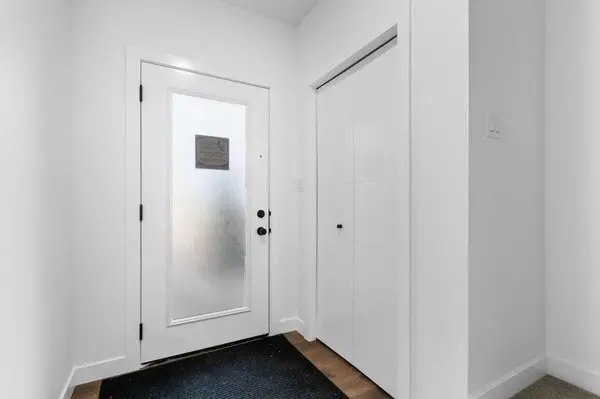 Sylvan Lake, AB T4S 0X1,12 Violet PT