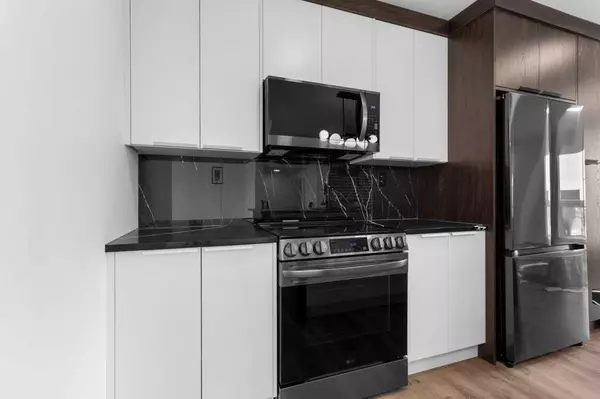 Sylvan Lake, AB T4S 0X1,12 Violet PT