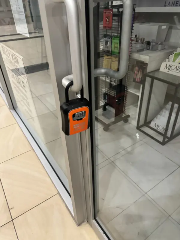 384 Yonge ST #36, Toronto C01, ON M5B 1S8